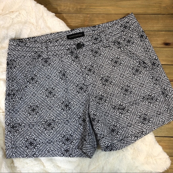 Banana Republic Pants - 👙Banana Republic Black White Pattern Shorts 6
